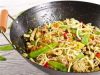 Nouilles chinoises aux légumes et émincés de poulet