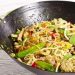 Nouilles chinoises aux légumes et émincés de poulet